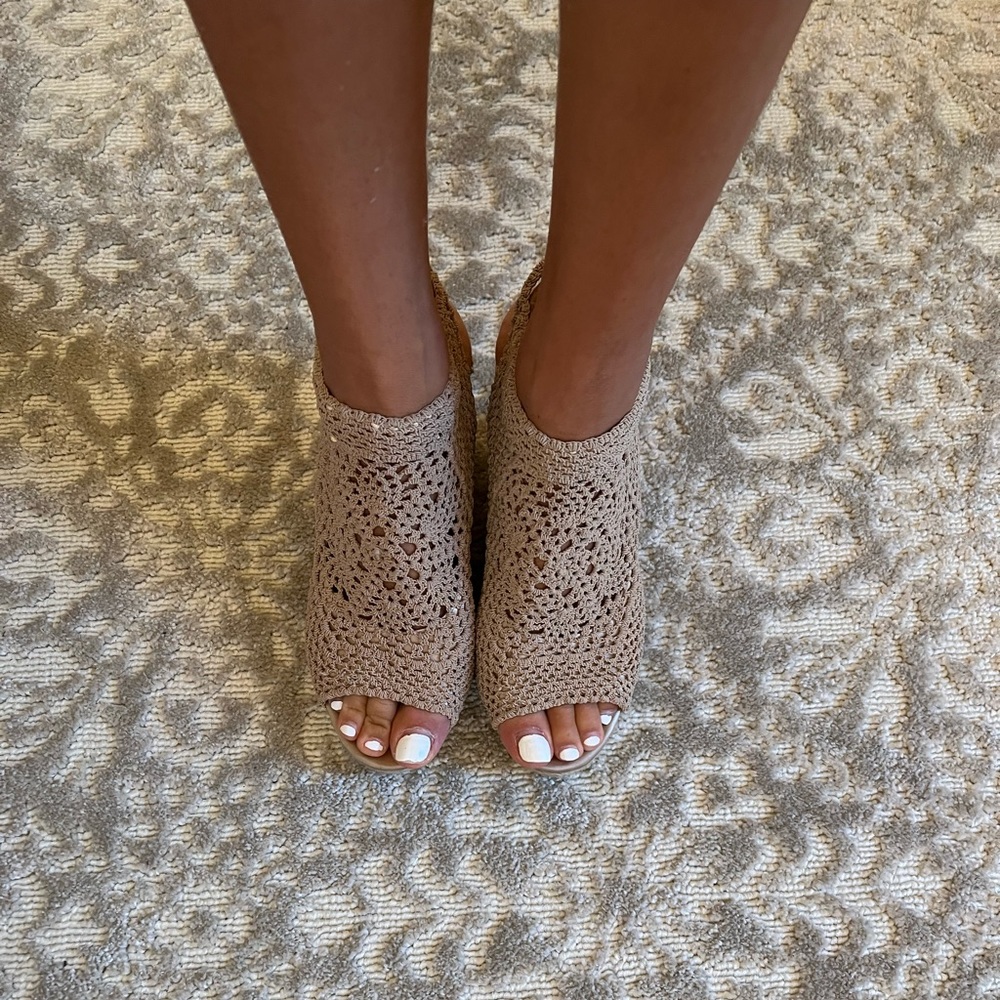 Vince Camuto heeled espadrille - Picture 2 of 3